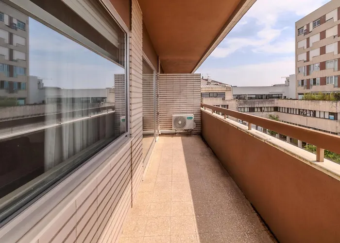 Norton De Matos Ii By House And People * Braga